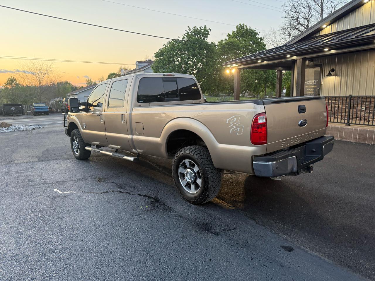 Ford F-350 SD Lariat Crew Cab Long Bed 4WD 2011