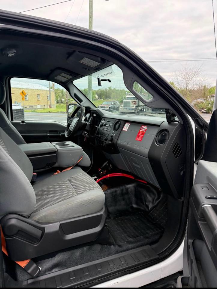 Ford F-550 Regular Cab DRW 4WD 2015