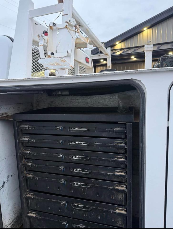 Ford F-550 Regular Cab DRW 4WD 2017