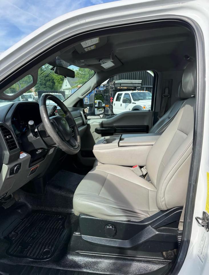 Ford F-550 Regular Cab DRW 2WD 2017