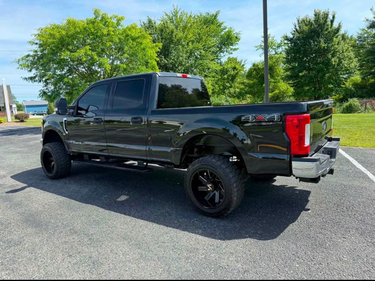 Ford F-350 SD XLT Crew Cab 4WD 2017