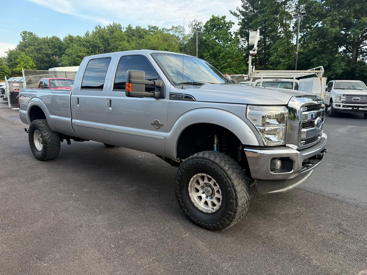 Ford F-250 SD Lariat Crew Cab Long Bed 4WD 2011