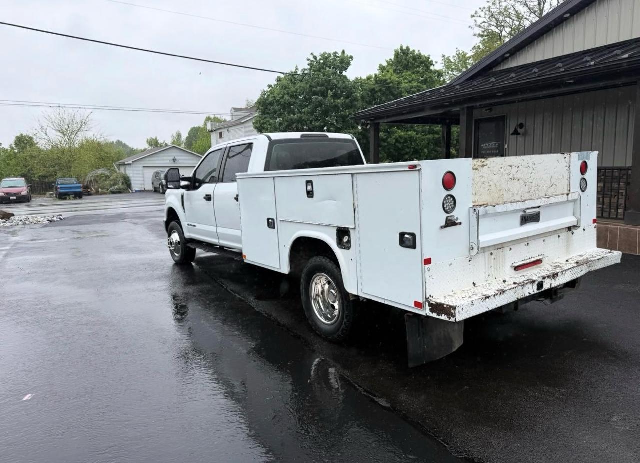 Ford F-350 SD XL Crew Cab Long Bed DRW 4WD 2017