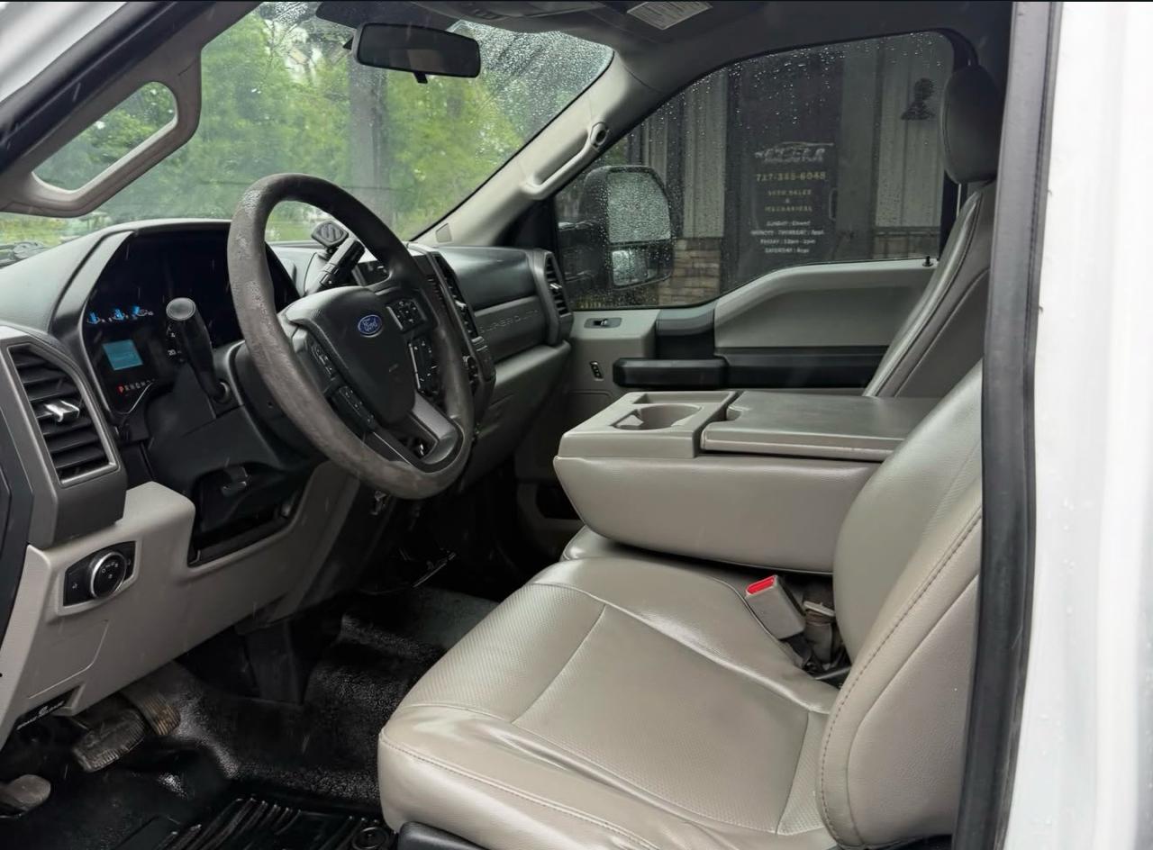 Ford F-350 SD XL Crew Cab Long Bed DRW 4WD 2017