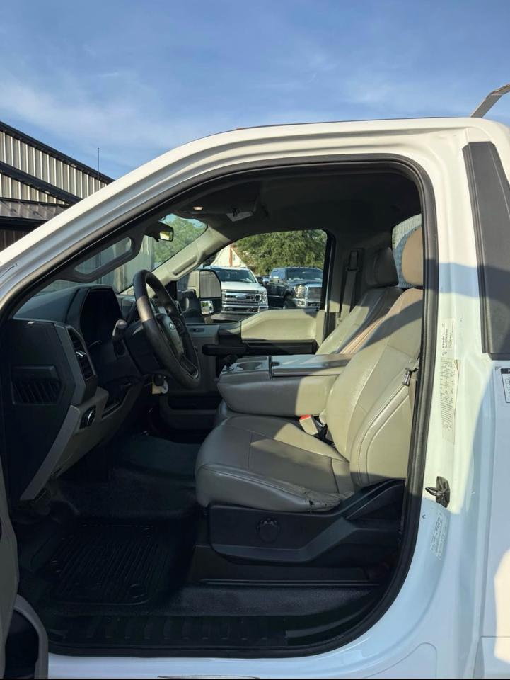 Ford F-550 Regular Cab DRW 2WD 2017