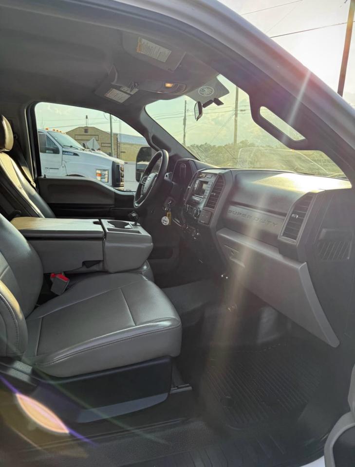Ford F-550 Regular Cab DRW 2WD 2017