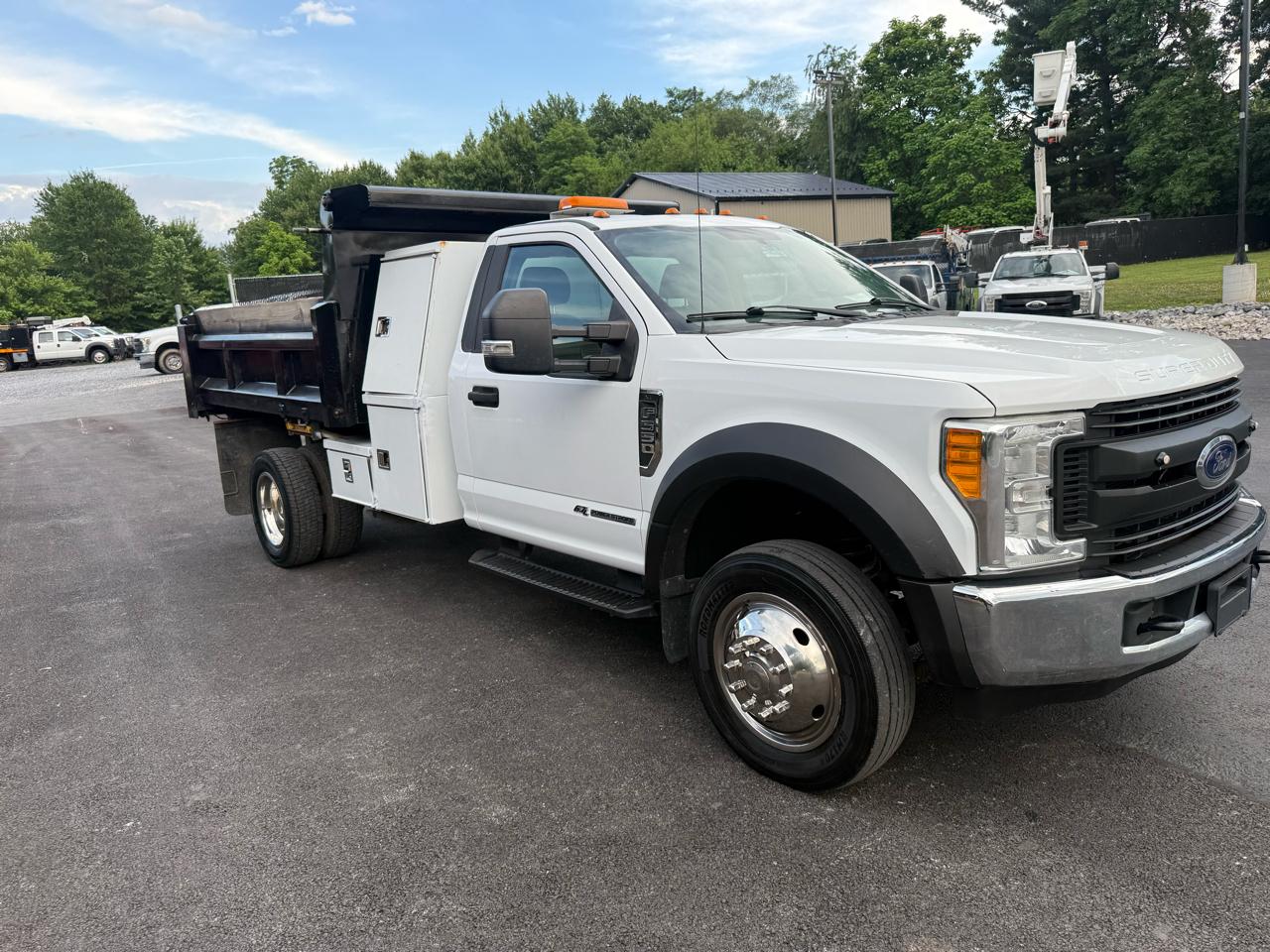 Ford F-550 Regular Cab DRW 2WD 2017