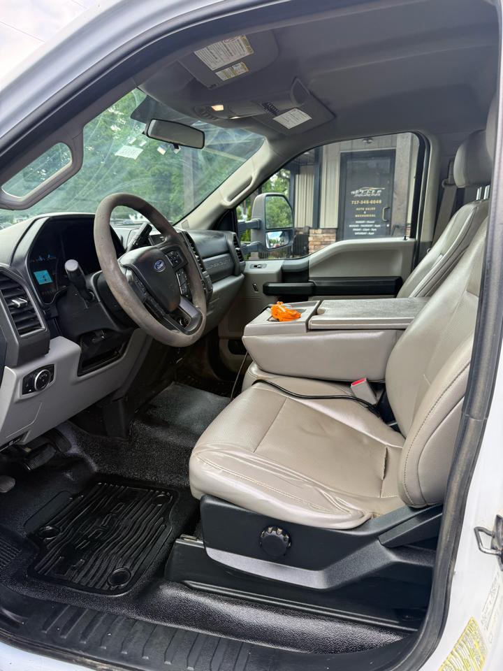 Ford F-550 Regular Cab DRW 2WD 2017