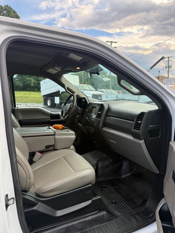 Ford F-550 Regular Cab DRW 2WD 2017