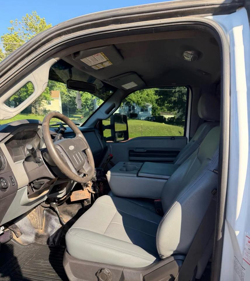 Ford F-550 Regular Cab DRW 4WD 2012
