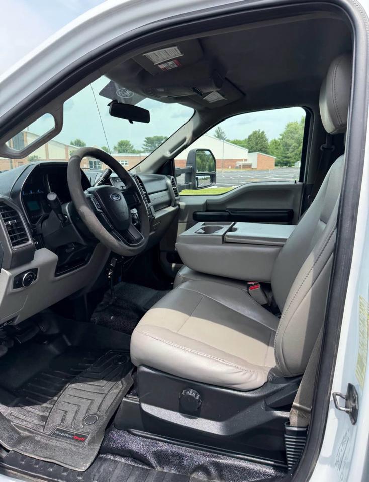 Ford F-550 Crew Cab DRW 4WD 2017