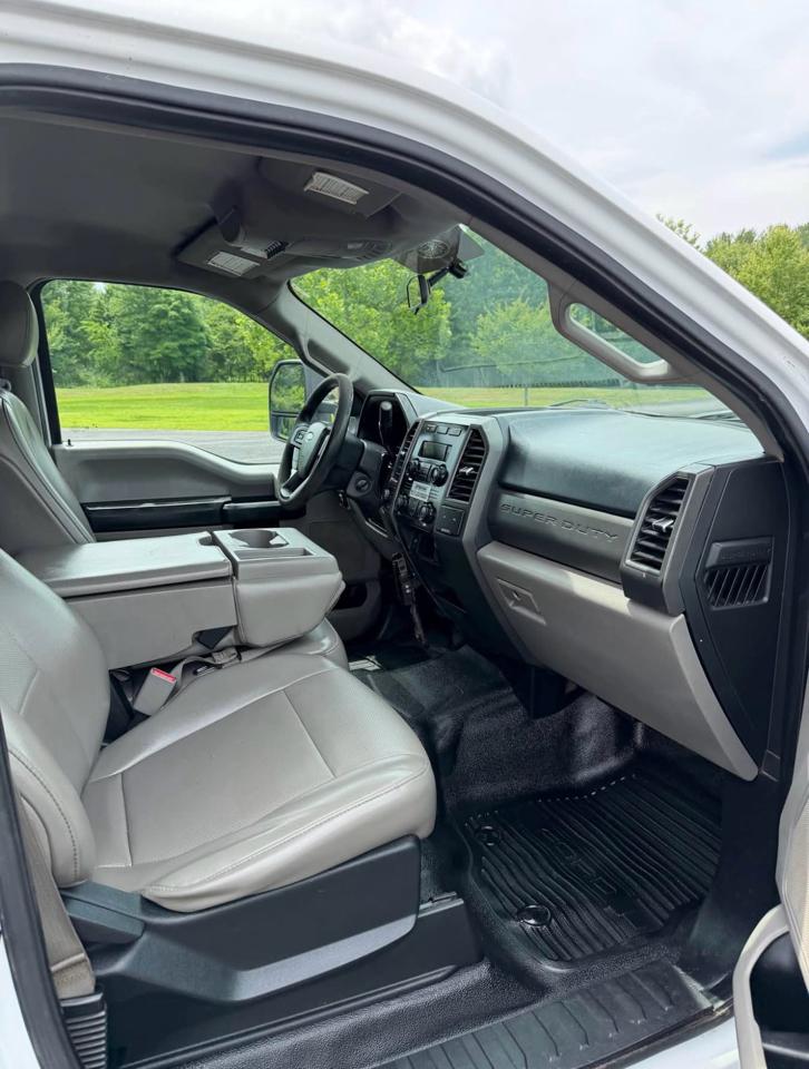 Ford F-550 Crew Cab DRW 4WD 2017