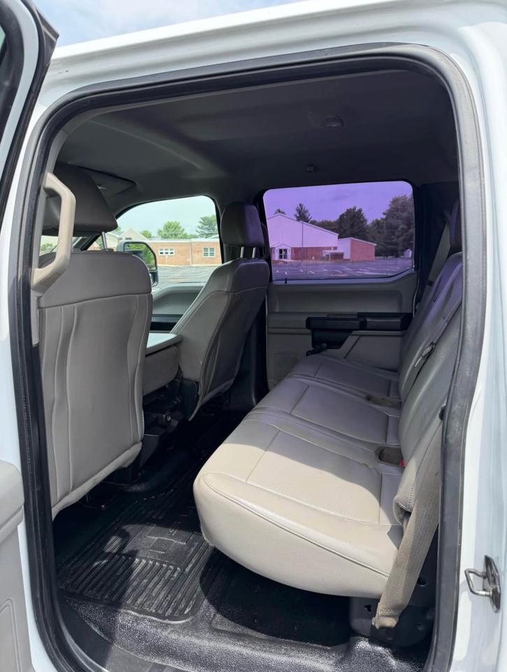 Ford F-550 Crew Cab DRW 4WD 2017