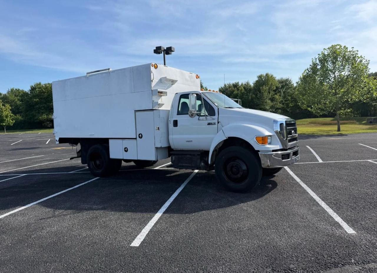 Ford F-750 Regular Cab 2WD DRW 2011