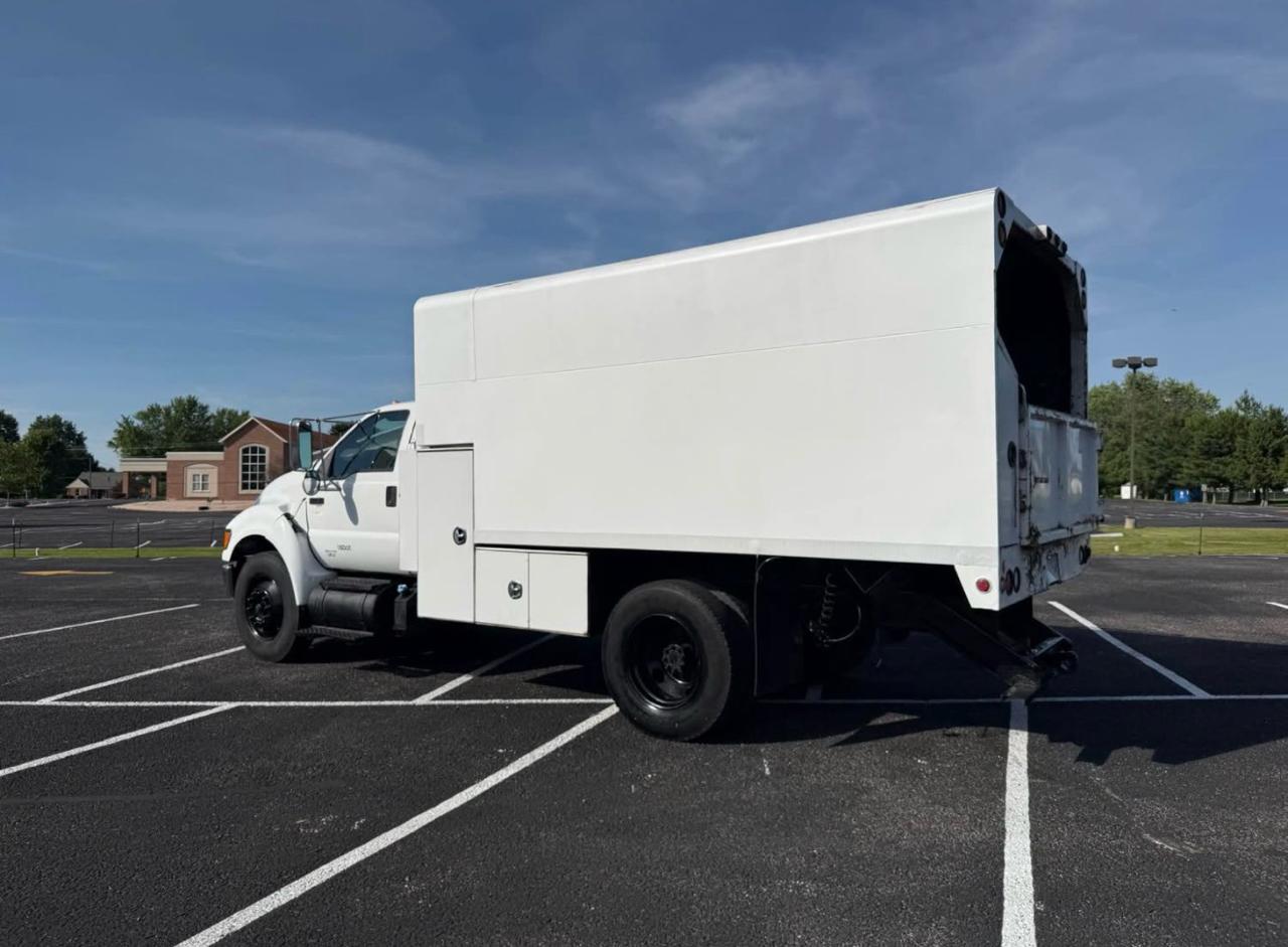 Ford F-750 Regular Cab 2WD DRW 2011