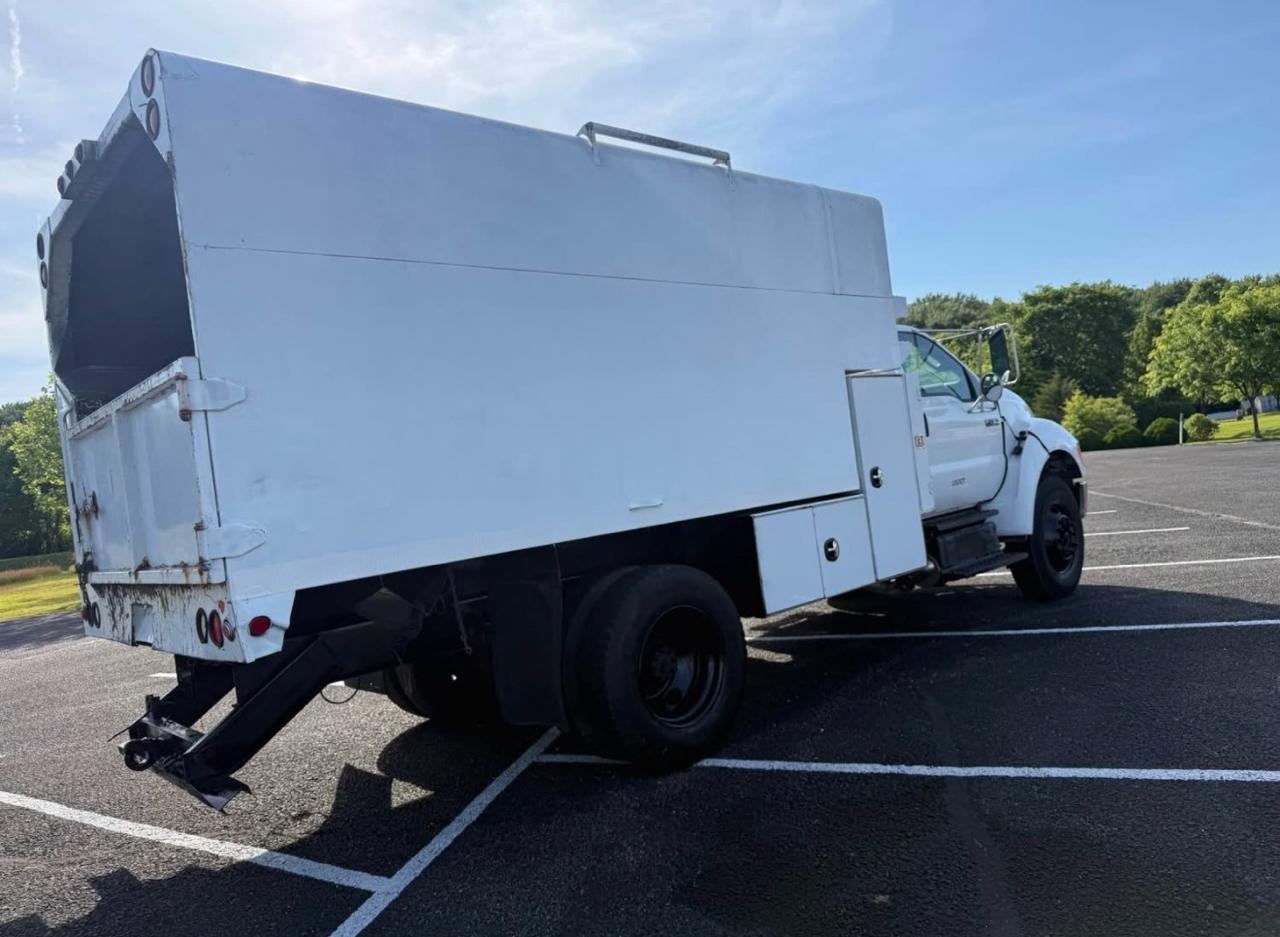 Ford F-750 Regular Cab 2WD DRW 2011