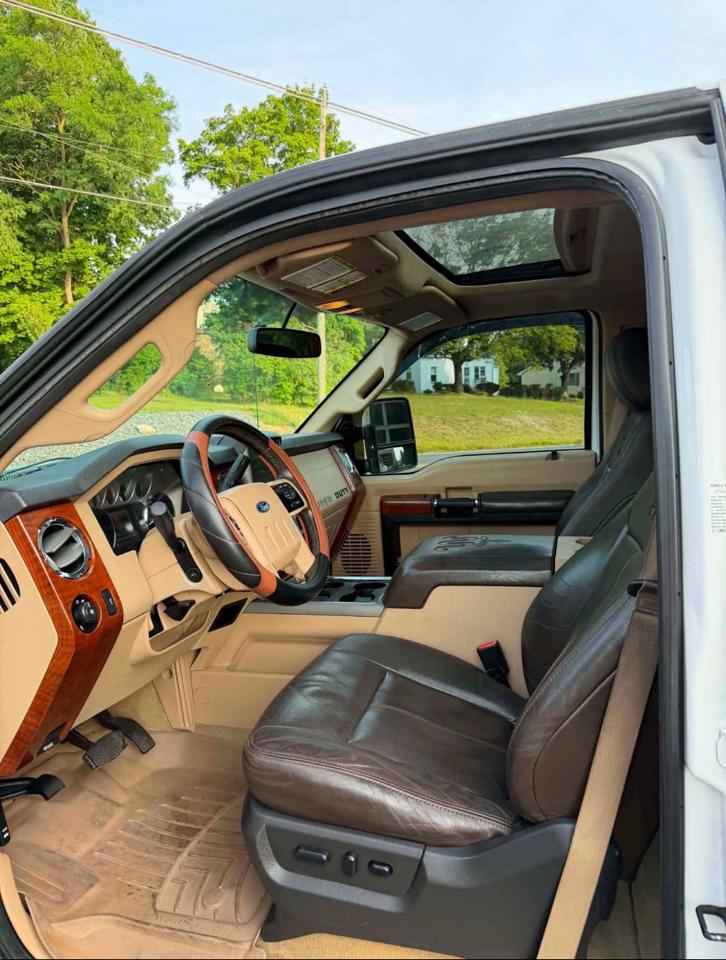Ford F-350 SD King Ranch Crew Cab Long Bed DRW 4WD 2016