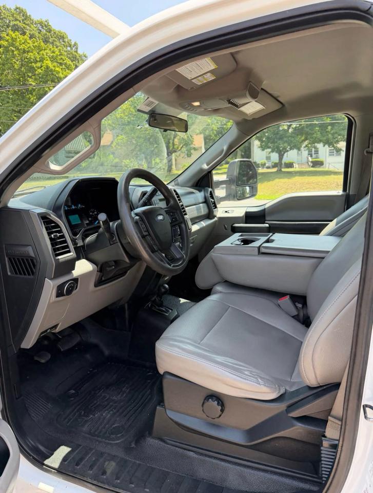 Ford F-550 Crew Cab DRW 4WD 2017