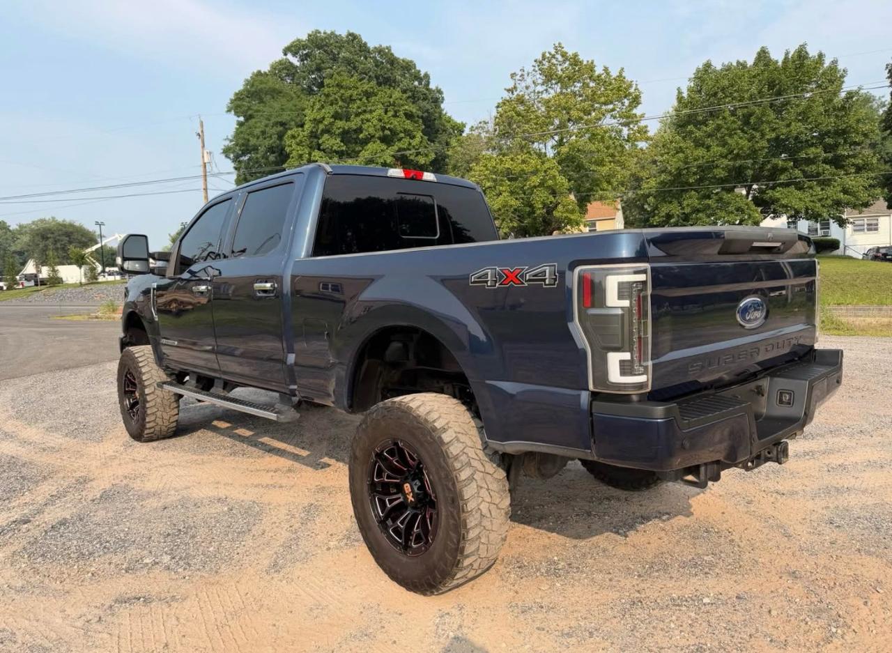 Ford F-250 SD Lariat Crew Cab 4WD 2017