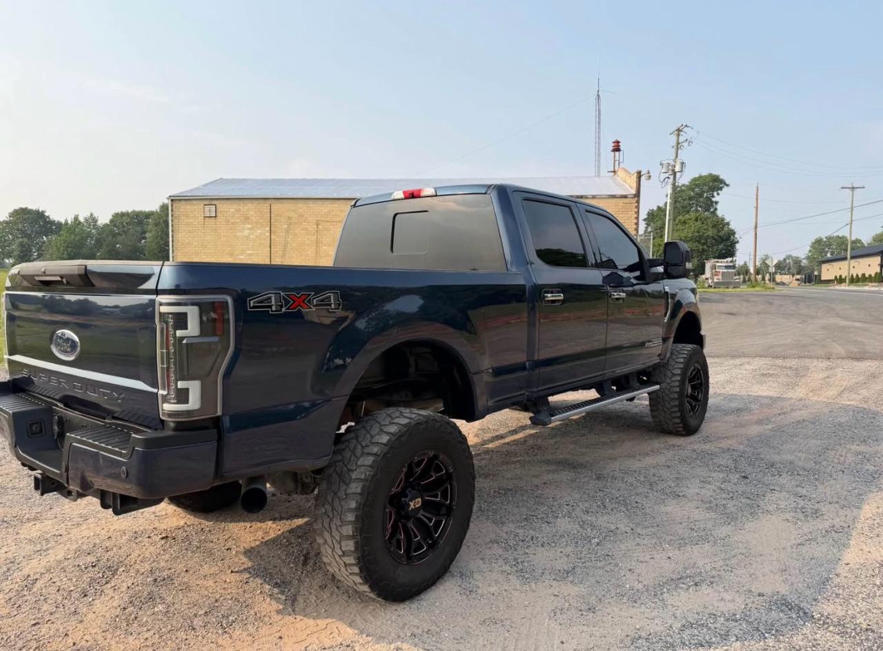 Ford F-250 SD Lariat Crew Cab 4WD 2017
