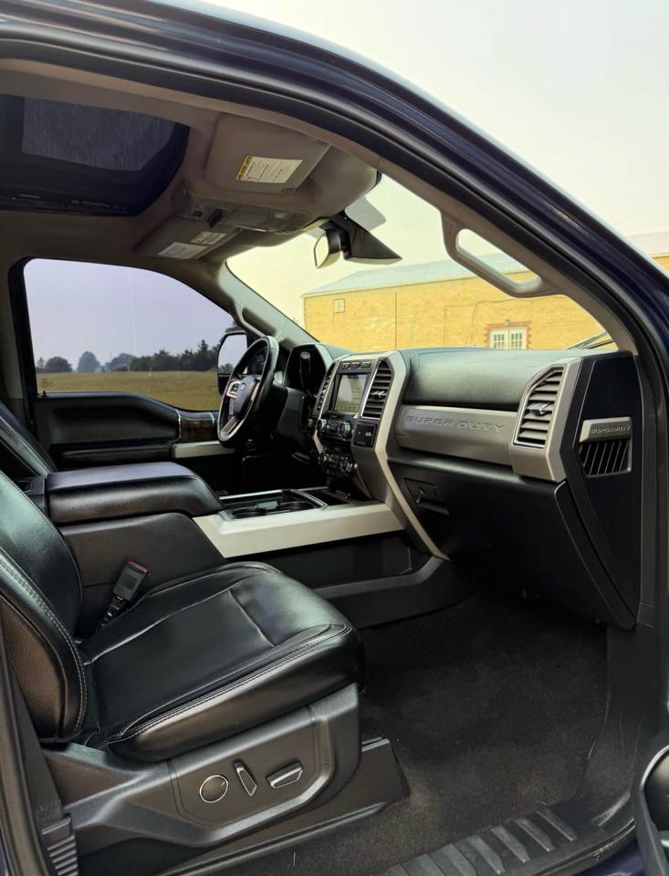Ford F-250 SD Lariat Crew Cab 4WD 2017