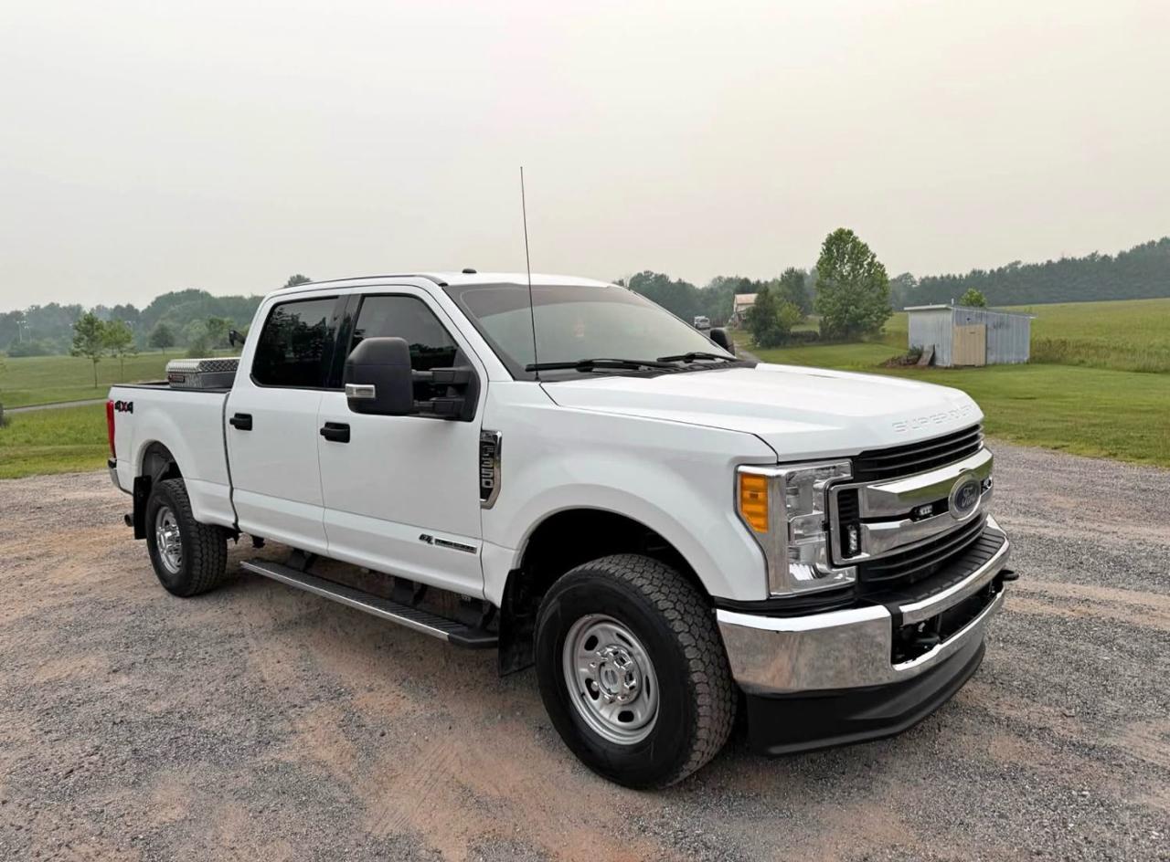 Ford F-350 SD XLT Crew Cab 4WD 2017