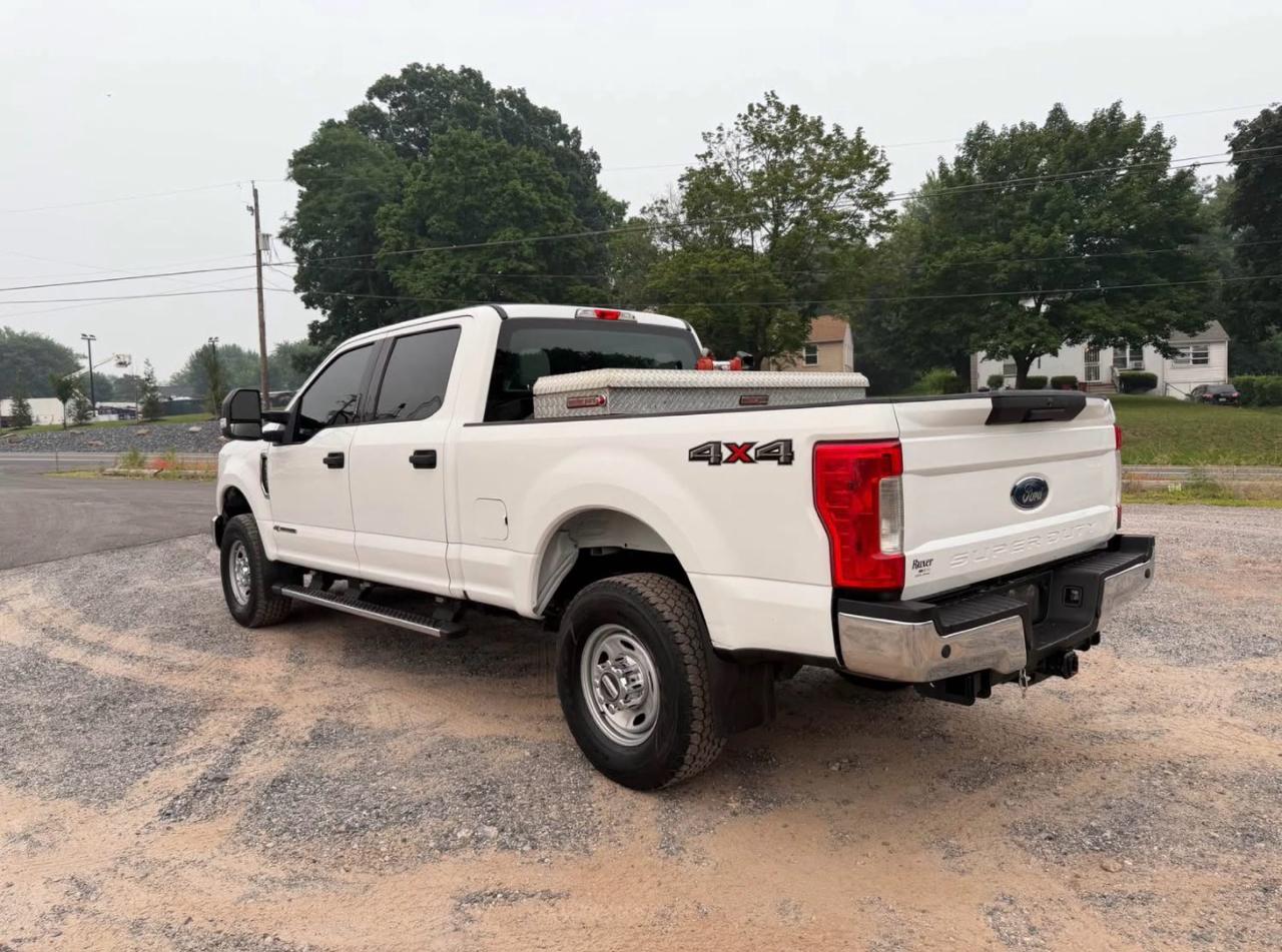 Ford F-350 SD XLT Crew Cab 4WD 2017