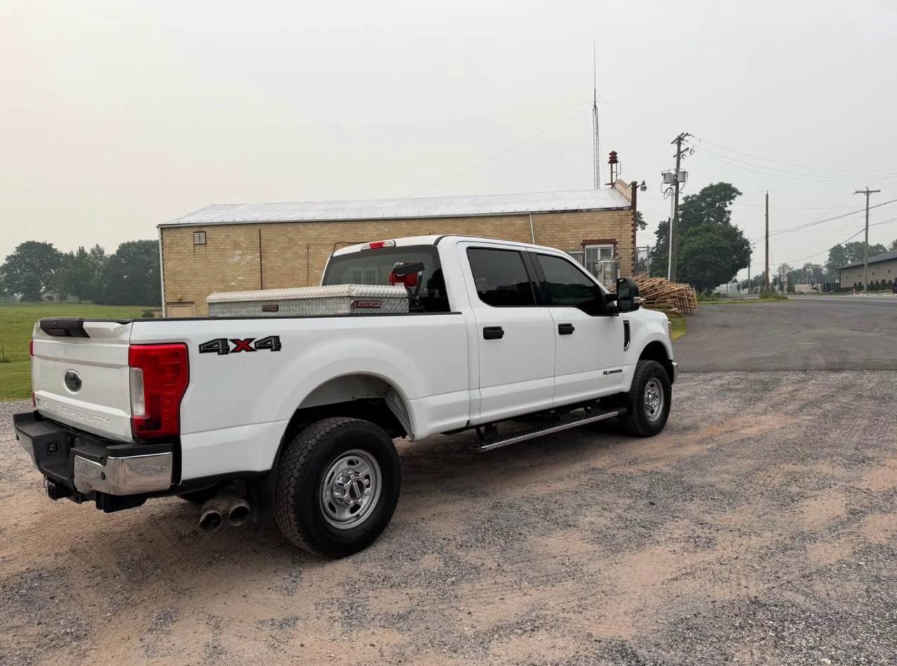 Ford F-350 SD XLT Crew Cab 4WD 2017