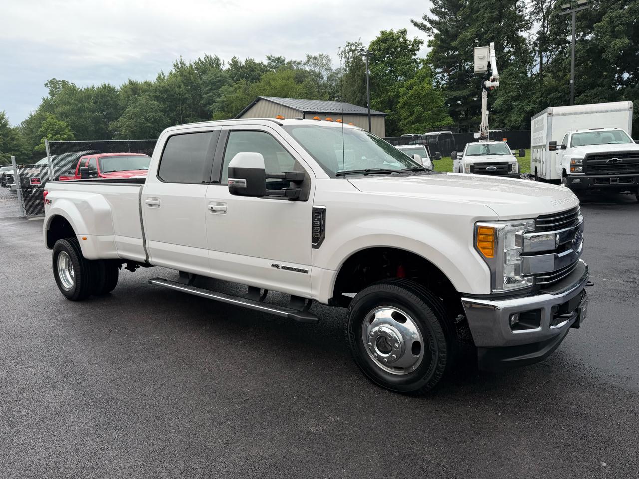 Ford F-350 SD Lariat Crew Cab Long Bed DRW 4WD 2017