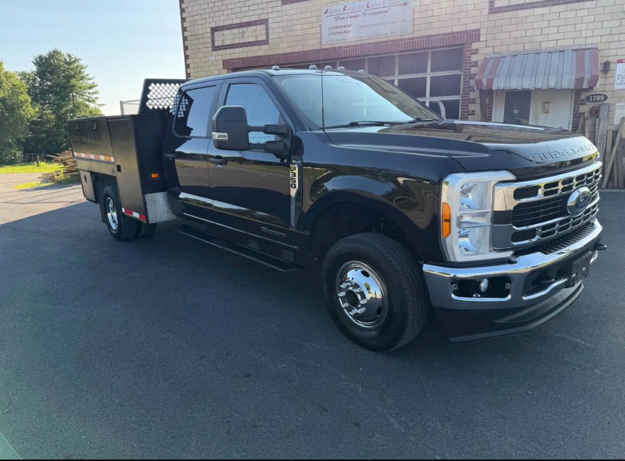 Ford F-350 SD XL Crew Cab Long Bed DRW 4WD 2023