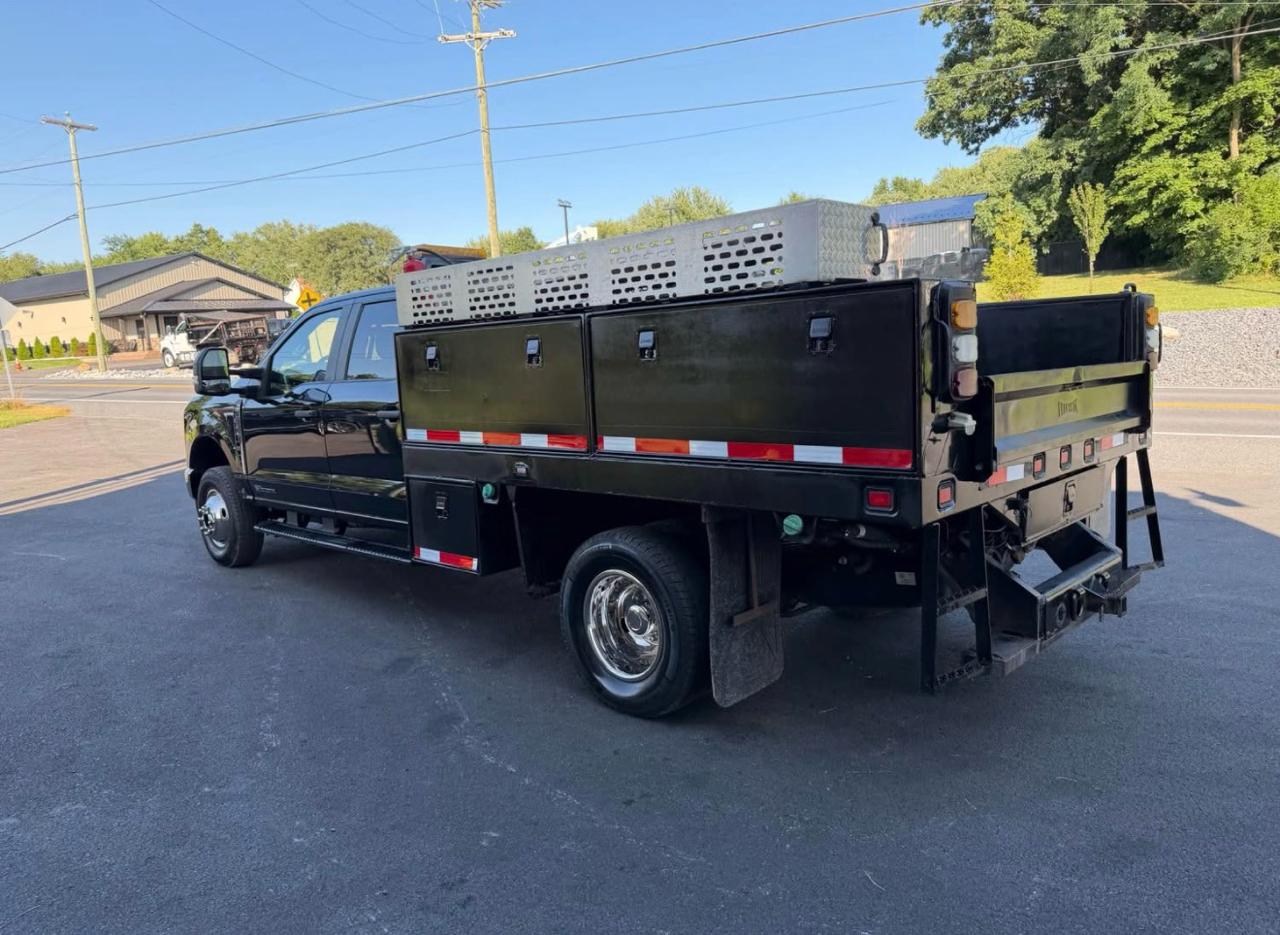 Ford F-350 SD XL Crew Cab Long Bed DRW 4WD 2023