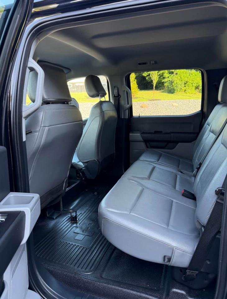 Ford F-350 SD XL Crew Cab Long Bed DRW 4WD 2023