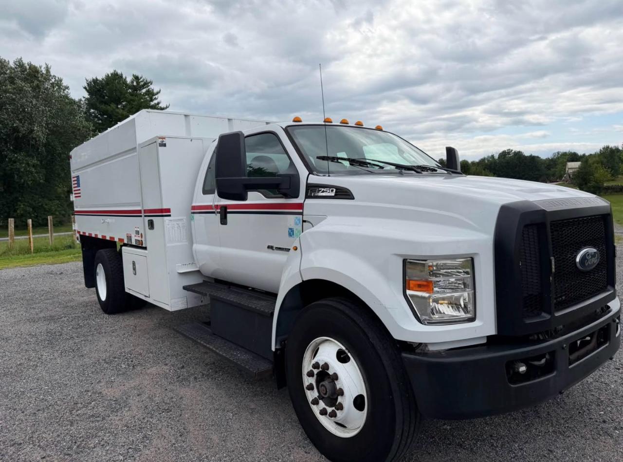Ford F-750 SuperCab 2WD DRW 2018