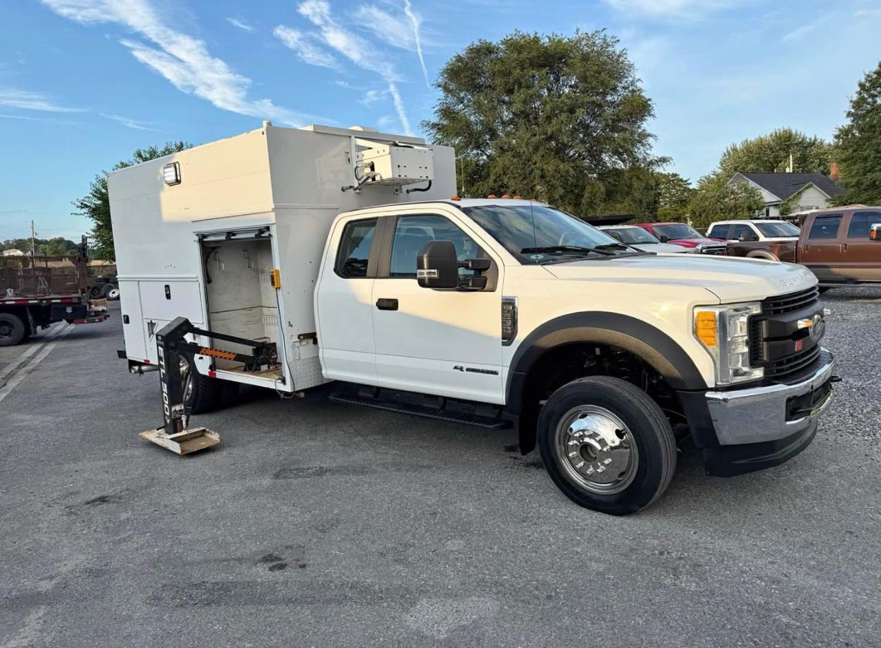 Ford F-550 SuperCab DRW 4WD 2017
