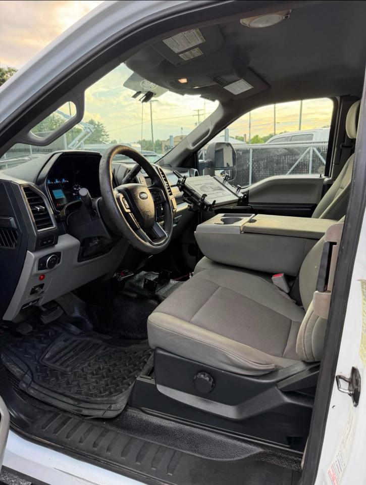 Ford F-550 SuperCab DRW 4WD 2017