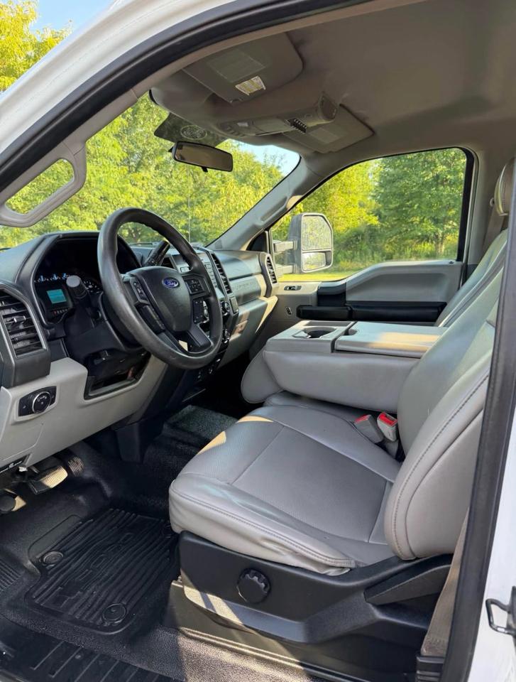 Ford F-550 Crew Cab DRW 2WD 2019
