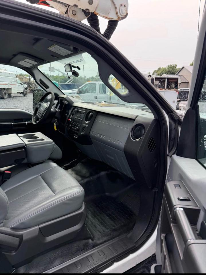 Ford F-550 Regular Cab DRW 4WD 2016