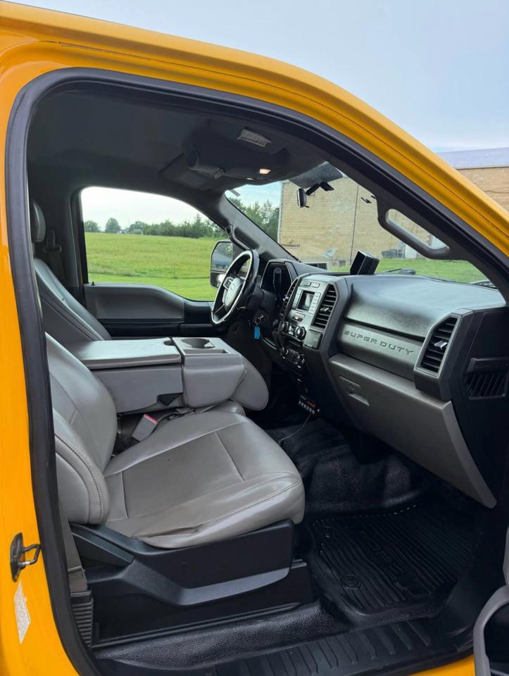 Ford F-550 Crew Cab DRW 4WD 2017