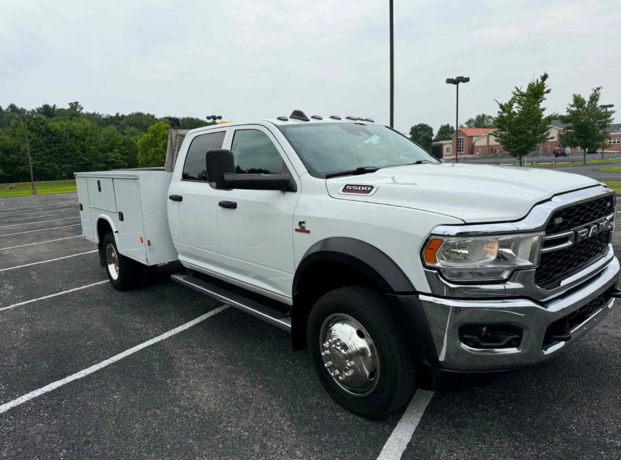 RAM 5500 Crew Cab SWB 4WD DRW 2019