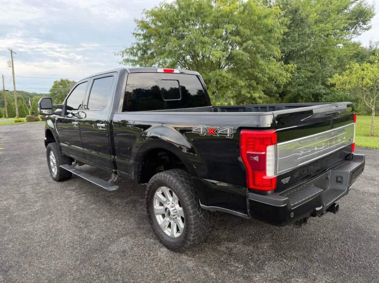 Ford F-250 SD Platinum Crew Cab 4WD 2017
