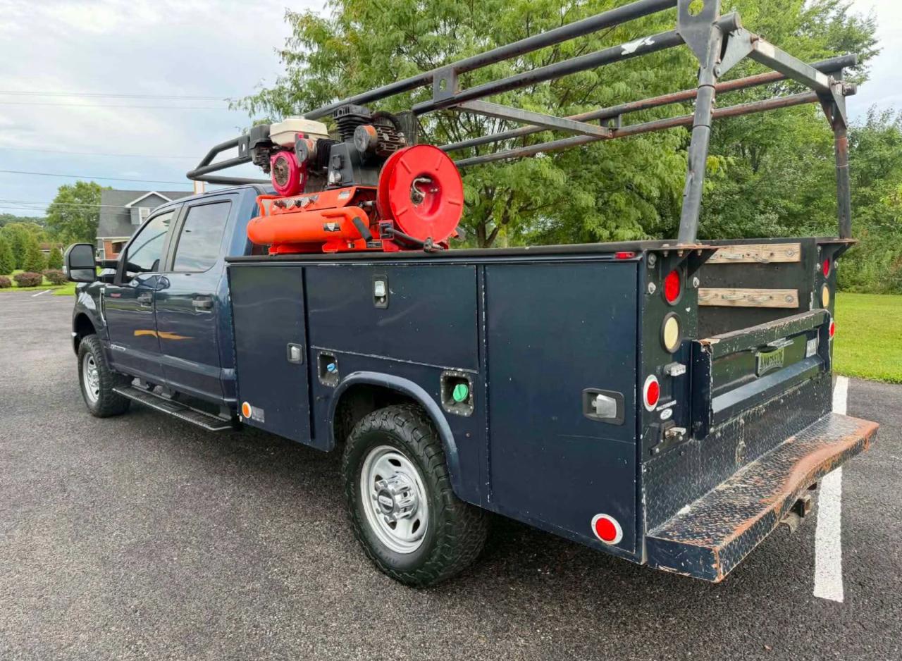 Ford F-350 SD XL Crew Cab 4WD 2017
