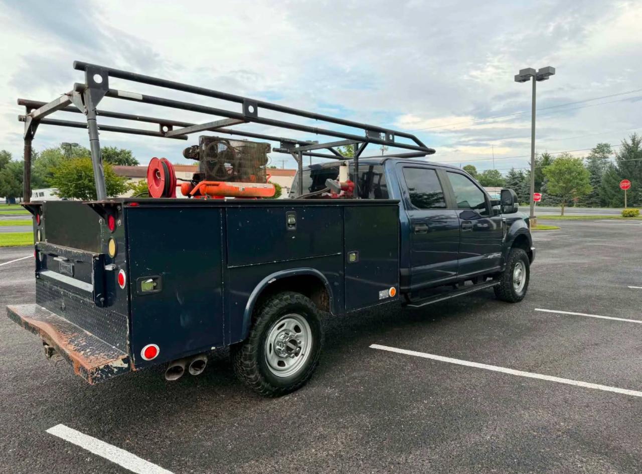 Ford F-350 SD XL Crew Cab 4WD 2017