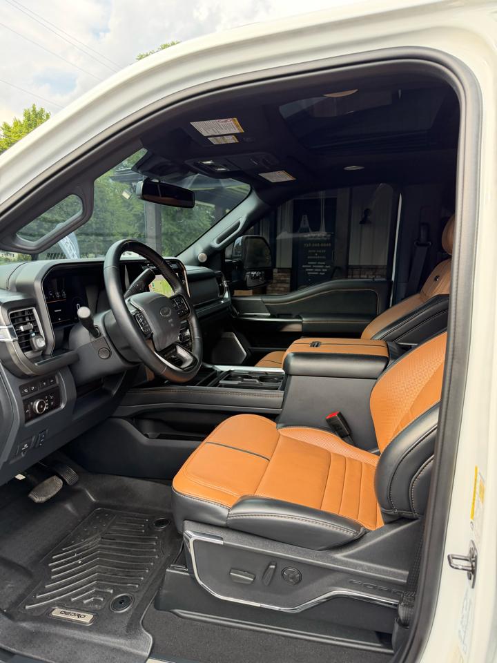 Ford F-250 SD Platinum Crew Cab 4WD 2024