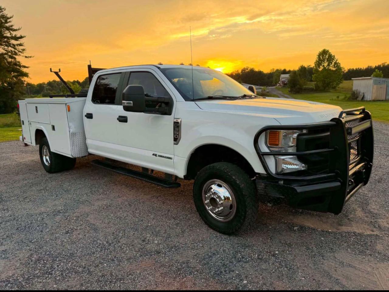 Ford F-350 SD XL Crew Cab Long Bed DRW 4WD 2020