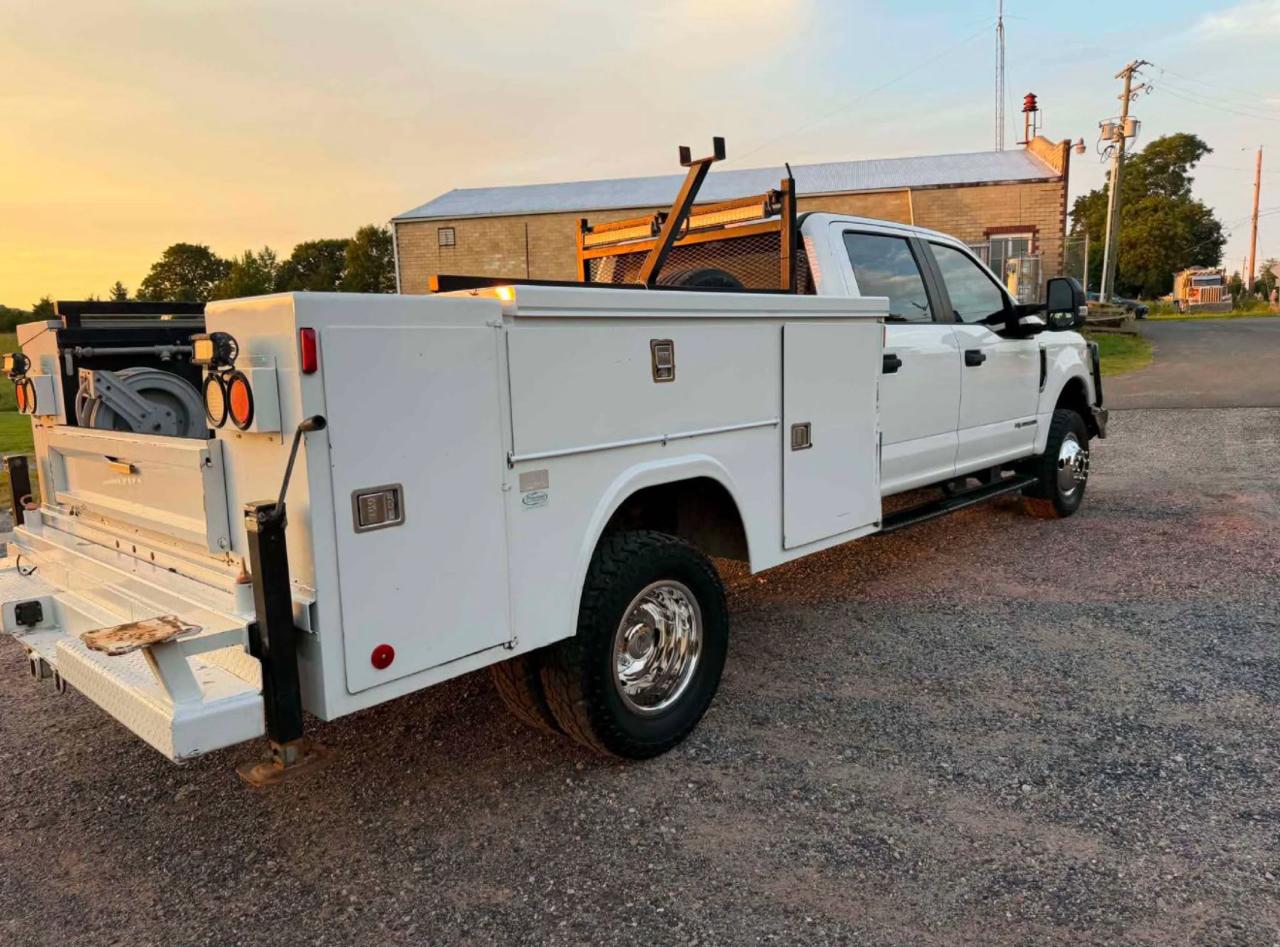 Ford F-350 SD XL Crew Cab Long Bed DRW 4WD 2020