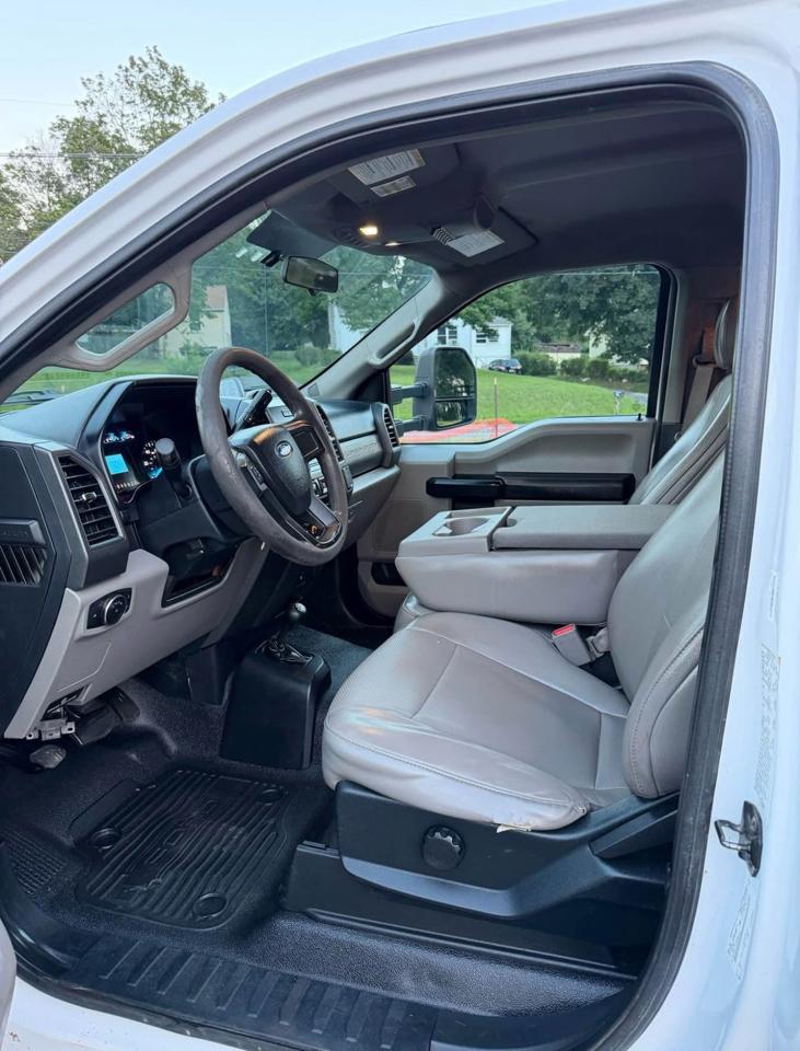 Ford F-550 Regular Cab DRW 4WD 2017