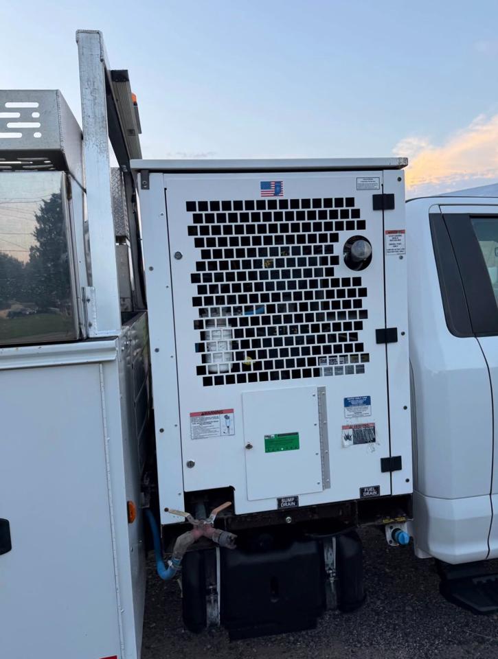 Ford F-550 Regular Cab DRW 4WD 2017