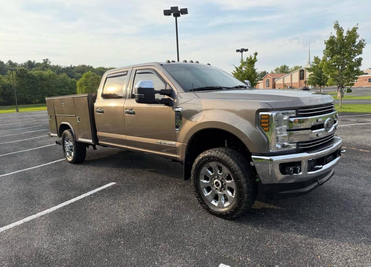 Ford F-250 SD Lariat Crew Cab 4WD 2018