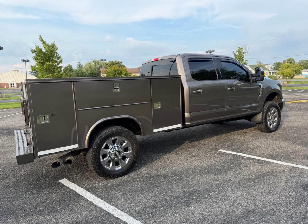 Ford F-250 SD Lariat Crew Cab 4WD 2018