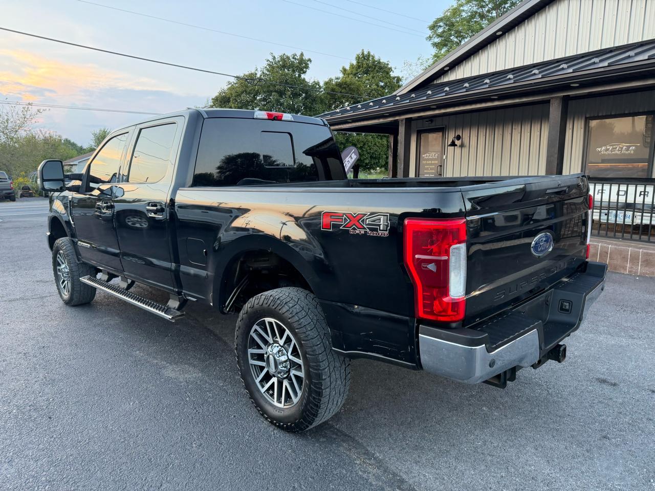 Ford F-250 SD Lariat Crew Cab 4WD 2017